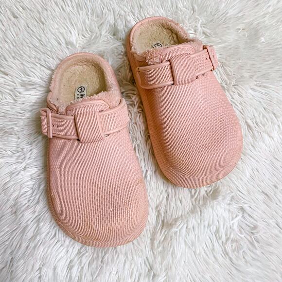 MAGELLAN • Light Pink Sherpa Lined Slip On Mules Clogs - Picture 1 of 7
